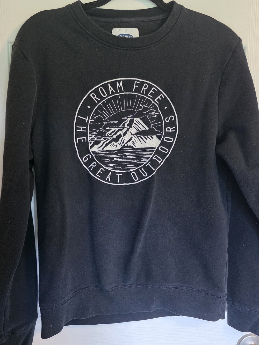 Old Navy Black Crewneck Sweatshirt with White 'Roam Free' Graphic